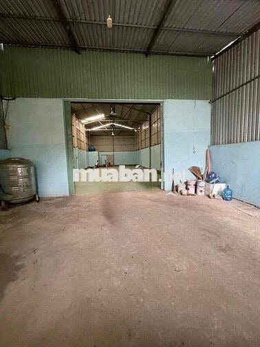 Cho thuê kho 250m2 Trần cao trống suốt—Đg xe tải vu
