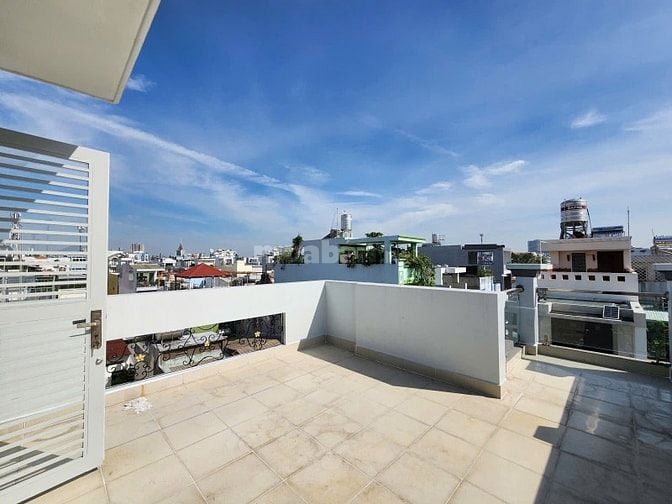 Nhà mặt tien Q6, 5 tầng BTCT, DTSD 260m2. Giá 10 tỏi xíu