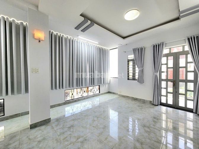Nhà mặt tien Q6, 5 tầng BTCT, DTSD 260m2. Giá 10 tỏi xíu