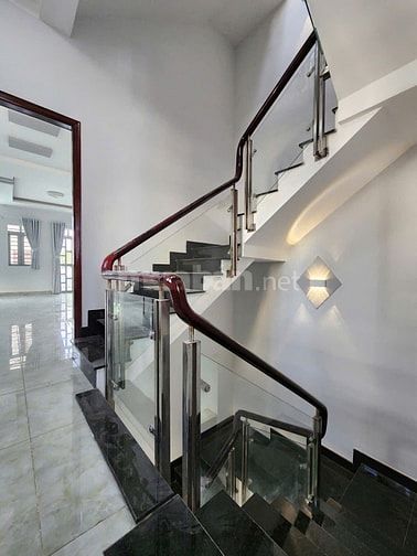Nhà mặt tien Q6, 5 tầng BTCT, DTSD 260m2. Giá 10 tỏi xíu