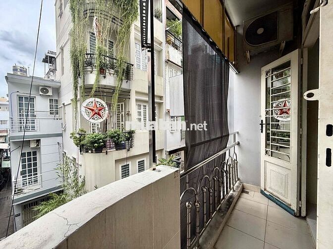 Cho Thuê Căn Hộ Bancol Thang Máy Rộng 25m2 Ngay Vòng Xoay Lý Thái Tổ