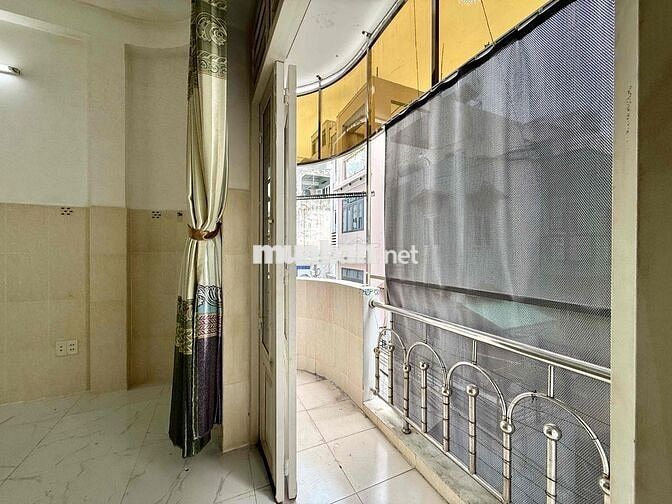 Cho Thuê Căn Hộ Bancol Thang Máy Rộng 25m2 Ngay Vòng Xoay Lý Thái Tổ