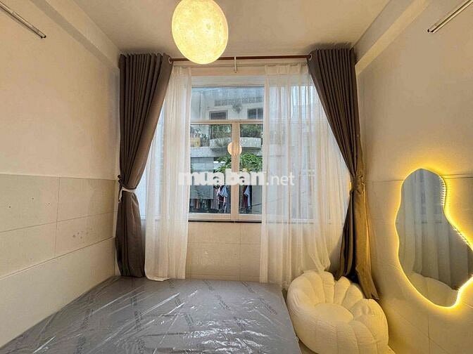 Cho thuê căn hộ 2pn1wc nguyên tầng cửa sổ full nt gần ĐH Kinh tế Q10