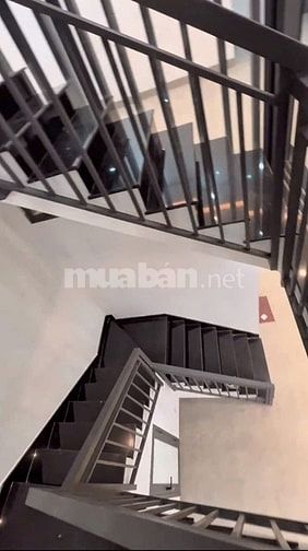 MẶT BẰNG SÂN VƯỜNG RỘNG , ĐẸP , VỪA XÂY MỚI 