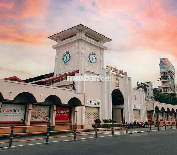 tuyển nhân viên bán hàng quần áo chợ bến thành