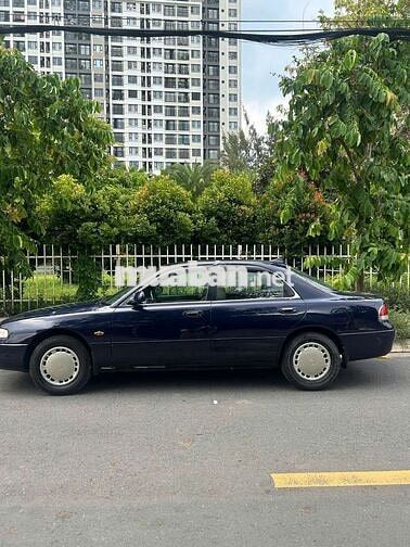 Cần bán Mazda 626 đời 1995, màu xanh đậm