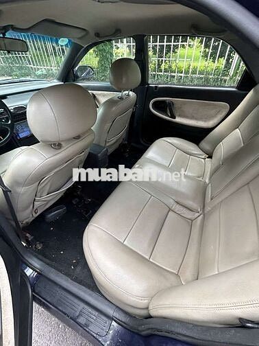 Cần bán Mazda 626 đời 1995, màu xanh đậm