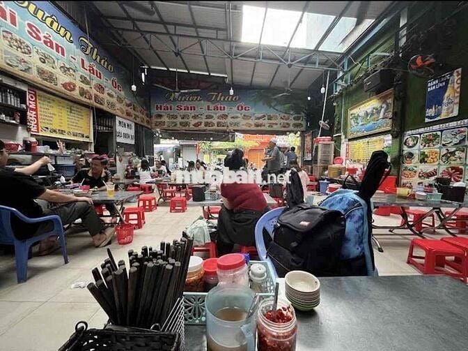 Tuyển 2 nữ phụ quán bún ở tân bình