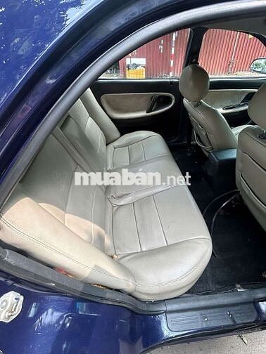Cần bán Mazda 626 đời 1995, màu xanh đậm