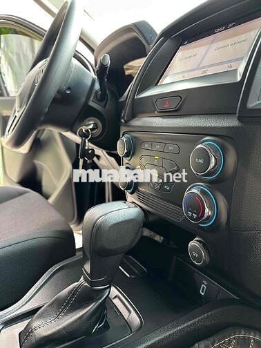Ford Ranger XLS 2.2AT 2020 Đen 55.000 km