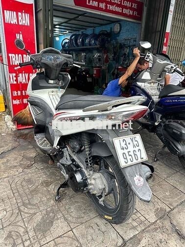 Honda Air Blade Trắng 43-X5 9562