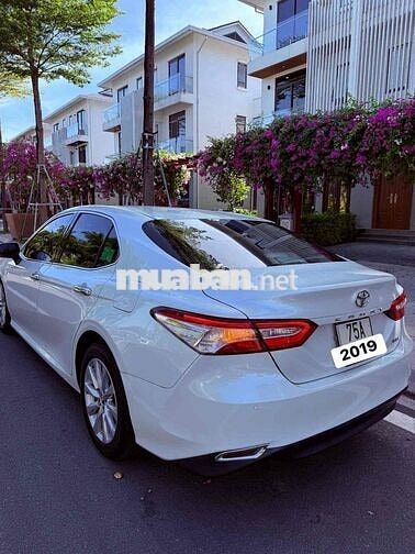 Toyota Camry 2019 Trắng 70.000 km