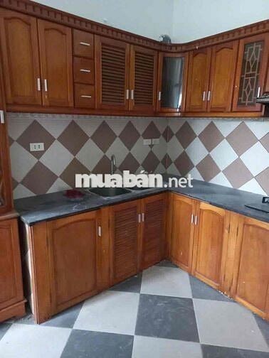 Cho thuê tầng, phòng trọ gần Bách Kinh Xây