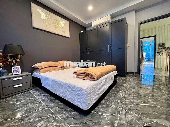 Cho thuê Penthouse Star Hill - sân vườn to- 242m2 - Nhà đẹp -61 tr/ th