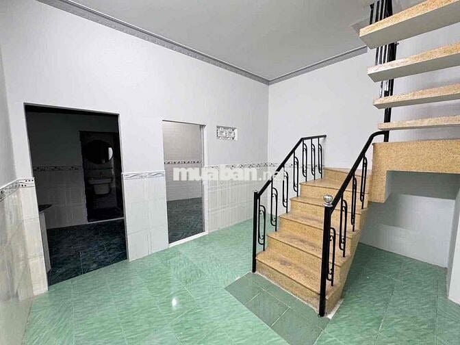 Bán Nhà 2 Tầng gần Siêu Thị Coopmart, ra Biển 3’ đi xe. Giá: 2tỷ990tr