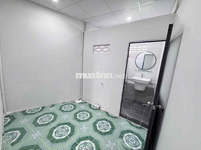 Bán Nhà 2 Tầng gần Siêu Thị Coopmart, ra Biển 3’ đi xe. Giá: 2tỷ990tr