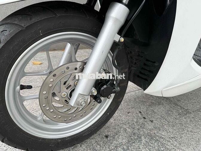 Lead 4 val Tiêu chuẩn 2025 Trắng