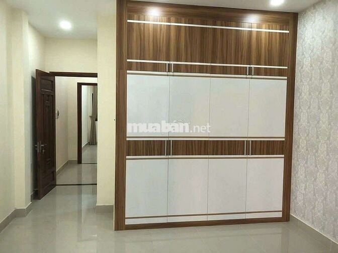 CHO THUÊ NHÀ SÂN XE HƠI GẦN KDC HỒNG LONG - HIỆP BÌNH