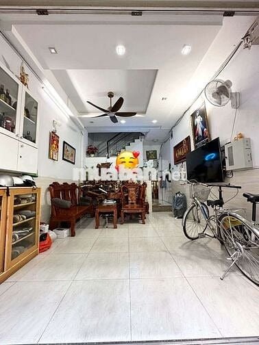bán nhà 3 lầu sân thượng hẻm xe hơi lê đức thọ p15 GV 6tỷ6 thương lượn