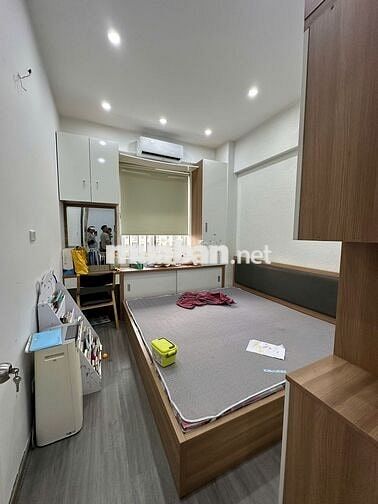 Căn chung cư Cầu Giấy sẵn 2pn. Nội thất đẹp, về ở luôn. Giá chỉ 4.38tỷ