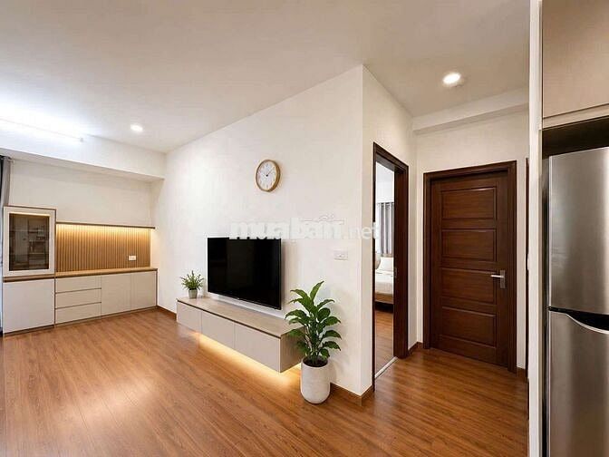 Căn hộ TT Cầu Giấy, 68m, 2 ngủ 2 vs, nội thất đẹp, ở luôn, sổ đỏ 68
