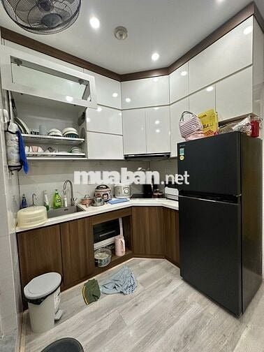 Căn chung cư Cầu Giấy sẵn 2pn. Nội thất đẹp, về ở luôn. Giá chỉ 4.38tỷ