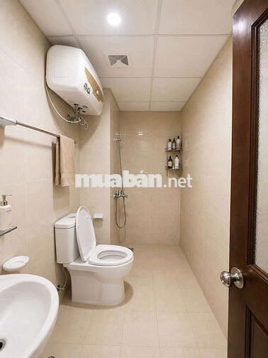 Căn hộ TT Cầu Giấy, 68m, 2 ngủ 2 vs, nội thất đẹp, ở luôn, sổ đỏ 68