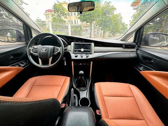 INNOVA 2.0E  cuối 2019 số sàn biển 30F/5 số Hn rất đẹp 