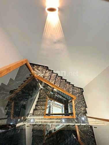 Nhà ngang 13m có thang máy hẻm 103 Chiến Lược, BÌnh Tân
