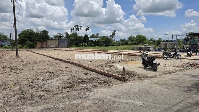 HOT - Bán gấp lô đất DT 630m2 (tc 110m2) đường xe tải, gần chợ Bà Điểm