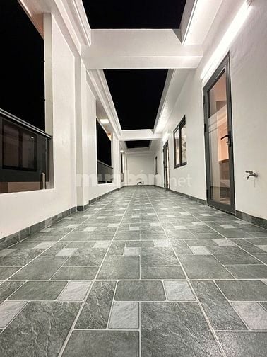 Nhà ngang 13m có thang máy hẻm 103 Chiến Lược, BÌnh Tân