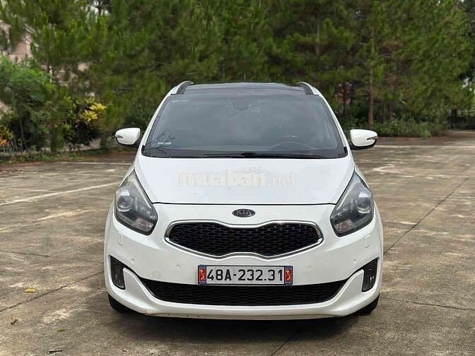 Kia Rondo 7 chỗ màu Trắng