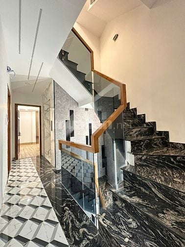 Nhà ngang 13m có thang máy hẻm 103 Chiến Lược, BÌnh Tân
