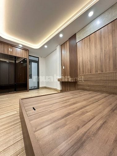 Nhà ngang 13m có thang máy hẻm 103 Chiến Lược, BÌnh Tân