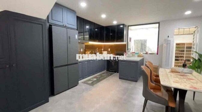 307 CHO THUÊ NHÀ ĐẸP 3 TẦNG 5PN CÓ GARA Ô TÔ TRONG NHÀ – FULL NỘI THẤT