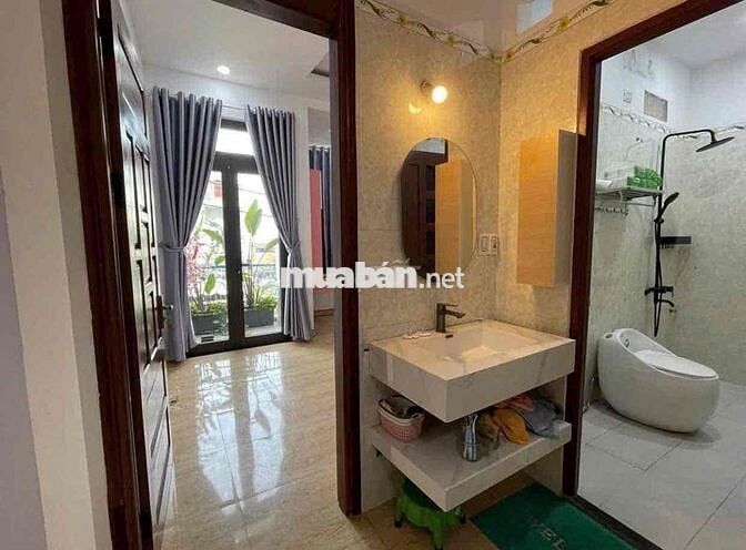 307 CHO THUÊ NHÀ ĐẸP 3 TẦNG 5PN CÓ GARA Ô TÔ TRONG NHÀ – FULL NỘI THẤT