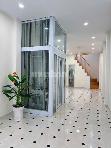 Nhà 4 tầng xây mới khu Thảo Điền sẵn thang máy và HĐT 60tr/tháng.