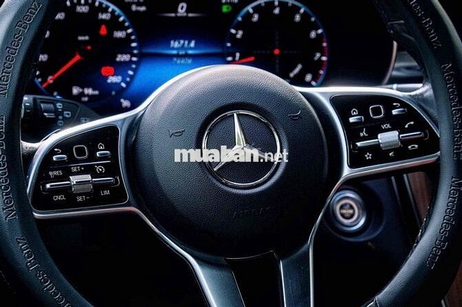 Mercedes-Benz GLC200 2022 Trắng 70.000 km