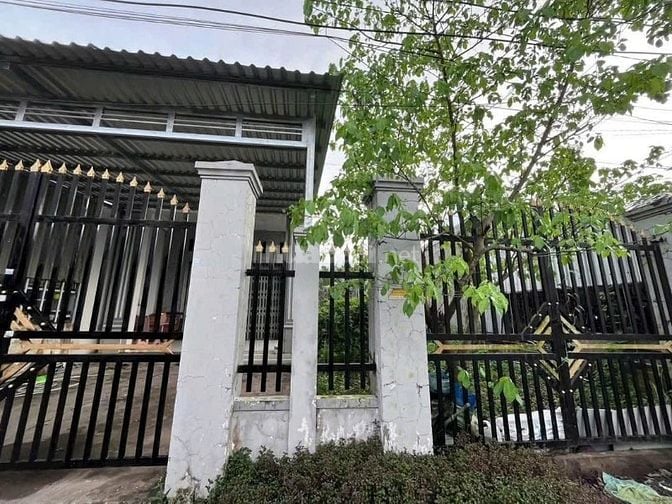 Cần bán gấp căn nhà hẻm của đường số 9, Tân Thông Hội, Củ CHi, 820Tr