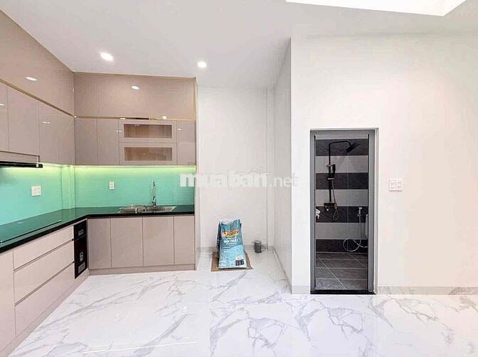 Quá Hiếm 60m2 , Nhà Xây Mới, Xe Hơi Vào Nhà