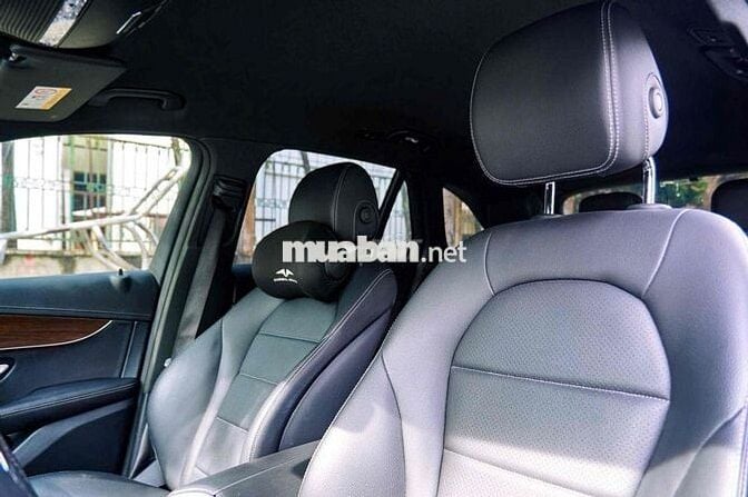 Mercedes-Benz GLC200 2022 Trắng 70.000 km