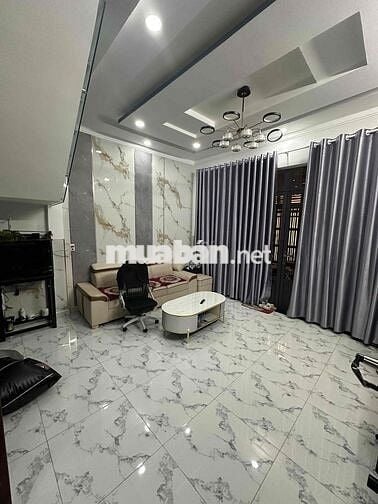 Nhà gần Emart Phan Huy Ích nở hậu