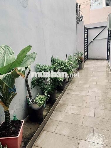 Tìm nữ ở ghép dễ thương (ờ từ tháng 8)
