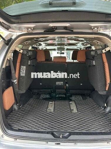 Toyota Innova 7 chỗ Số sàn Bạc