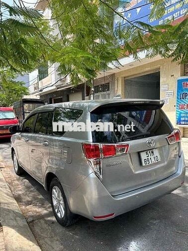 Toyota Innova 7 chỗ Số sàn Bạc