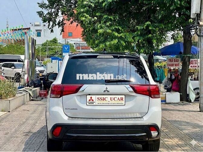 Mitsubishi Outlander 2.0L Premium 2019 Trắng
