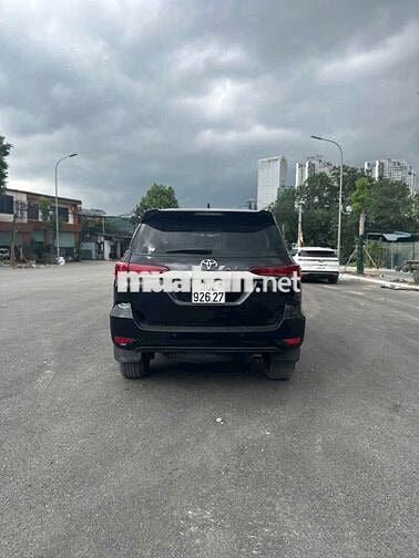 Toyota Fortuner Số sàn màu Đen Indonesia