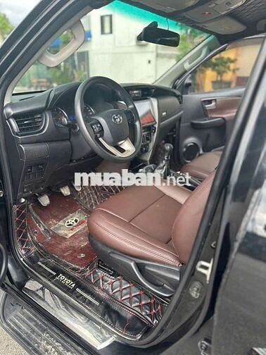 Toyota Fortuner Số sàn màu Đen Indonesia