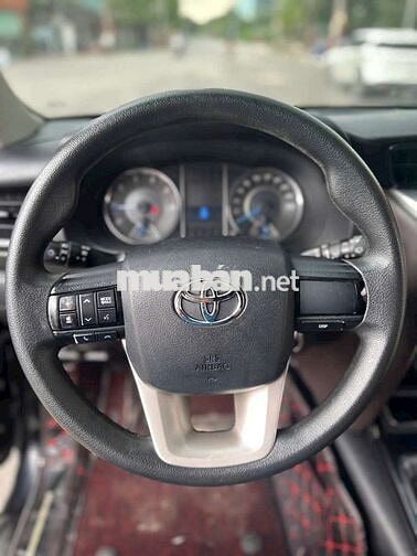 Toyota Fortuner Số sàn màu Đen Indonesia