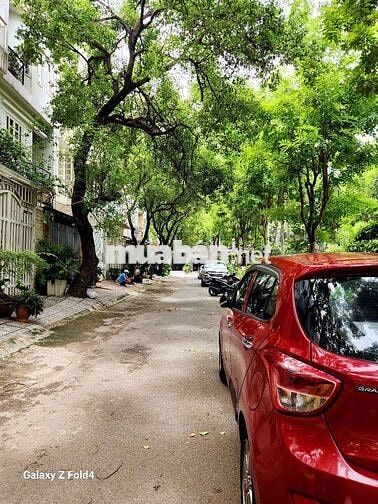 CHO THUÊ 2 SÀN TẦNG TRỆT VÀ LẦU 1 
KẾT CẤU 1PN LỚN 2WC.
MT ĐƯỜNG